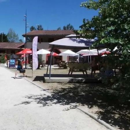 キャンプ場 Camping 3 Etoiles - Piscine - Ccaaaeh Nailloux